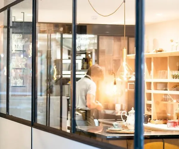 Ξενοδοχείο Rewindhotel 3*